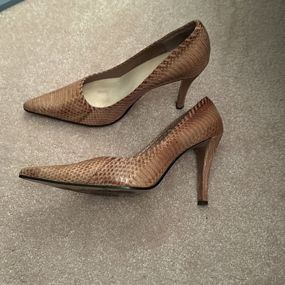 Heels - Picture 3 of 3